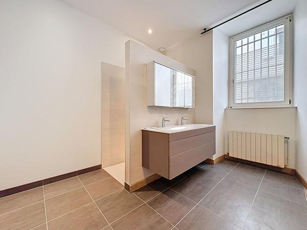 Maison de ville d'exception à louer à Nérac - 5 pièces, 184 m², calme et confort