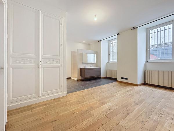 Maison de ville d'exception à louer à Nérac - 5 pièces, 184 m², calme et confort