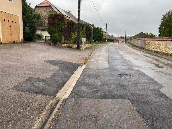 ancienne ferme,  avec de la place pour se garer devant