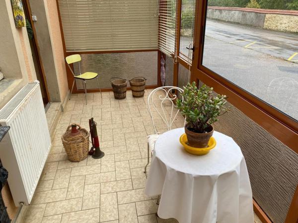 ancienne ferme,  avec de la place pour se garer devant