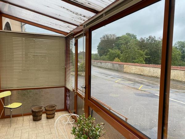 ancienne ferme,  avec de la place pour se garer devant