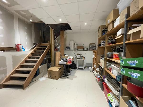 Immeuble rénové, polyvalent, cœur de Vinay !