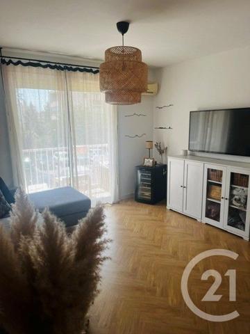 Appartement T4 à vendre  3 pièces - 62,54 m 2   MARSEILLE  - 13009