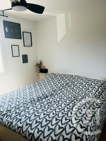 Appartement T4 à vendre  3 pièces - 62,54 m 2   MARSEILLE  - 13009