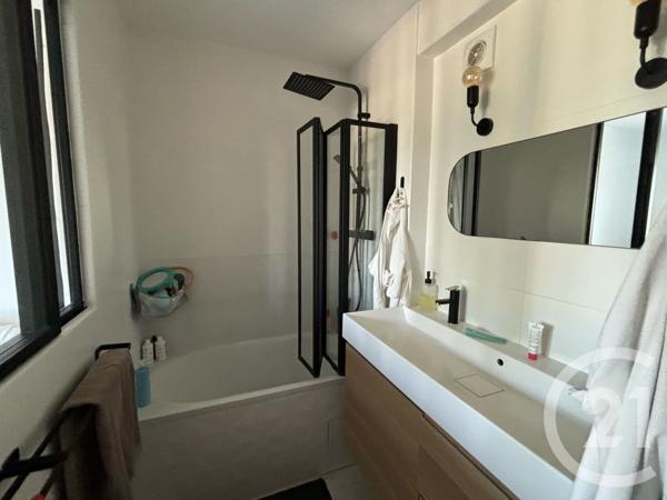 Appartement T4 à vendre  3 pièces - 62,54 m 2   MARSEILLE  - 13009