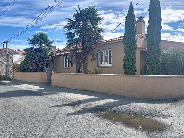 Maison de plain-pied avec dépendances et appartement locatif Le Loroux-Bottereau