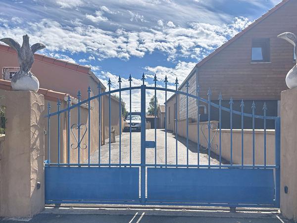 Maison de plain-pied avec dépendances et appartement locatif Le Loroux-Bottereau