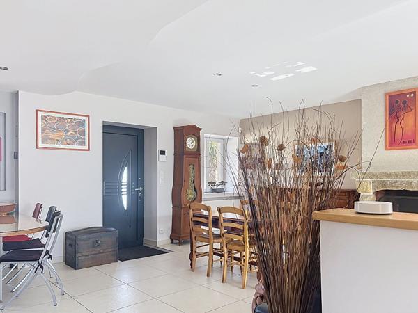 Maison de plain-pied avec dépendances et appartement locatif Le Loroux-Bottereau