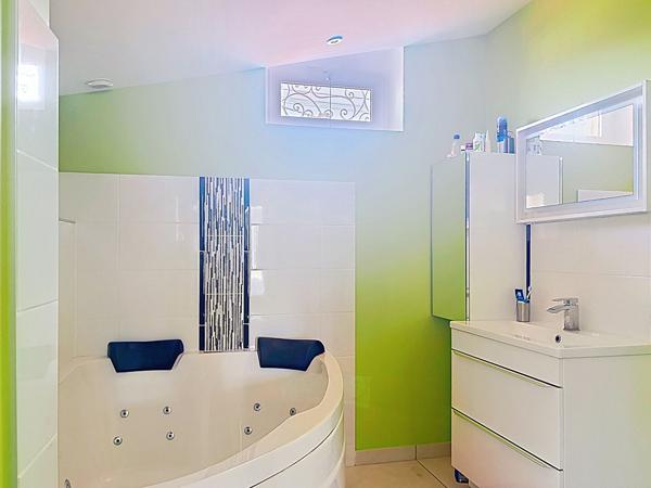 Maison de plain-pied avec dépendances et appartement locatif Le Loroux-Bottereau