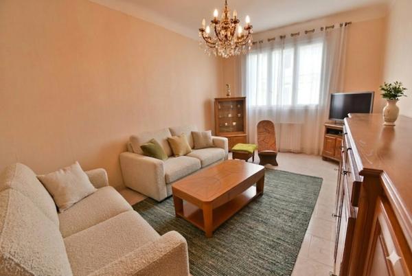 Maison à vendre 6 pièces ANGOULEME (16) maison 3 chambres + Studio et piscine sur yterrain de 1150 m2