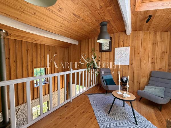 Charme et authenticité pour cette propriété en pierre avec une activité de Gîte