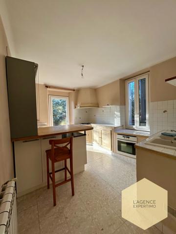 Courthézon (84350) Maison 5 pièces avec jardin et garage