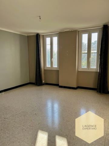 Courthézon (84350) Maison 5 pièces avec jardin et garage