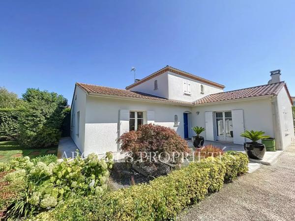 MAISON FAMILIALE D'EXCEPTION MERIGNAC