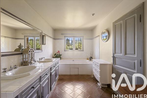 Maison à vendre 6 pièces 183 m² Fuveau
