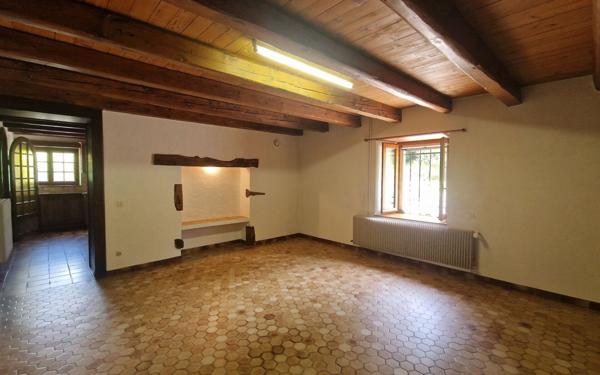 Maison à louer    5 pièces • 260 m2 Chavannaz