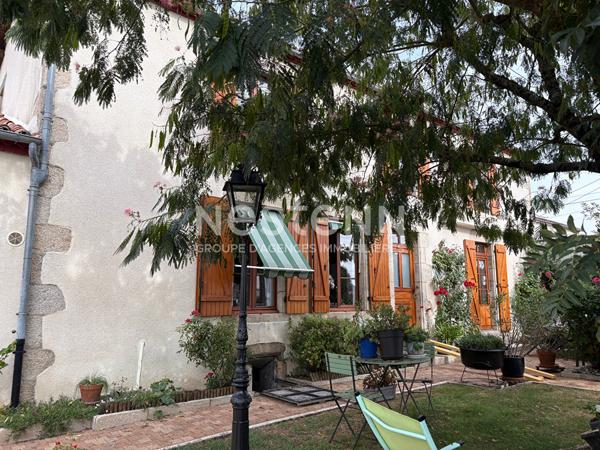 Maison 4 pièces à vendre à Bressuire - Longère en bon état avec garage