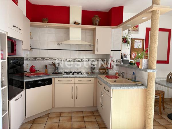Maison 4 pièces à vendre à Bressuire - Longère en bon état avec garage