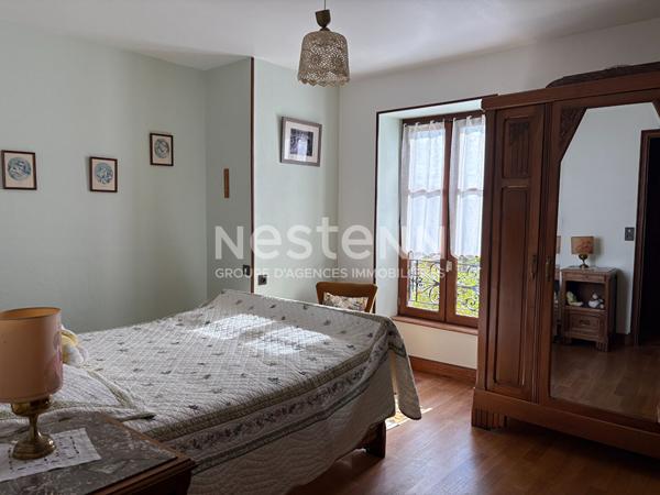 Maison 4 pièces à vendre à Bressuire - Longère en bon état avec garage