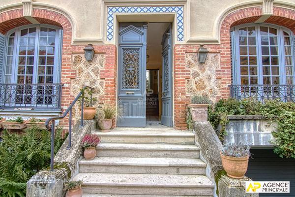 Versailles Montreuil Maison 10 pièces 267 m² au sol sur parcelle de 288 m² €2 075 000 ** - Référence 25751