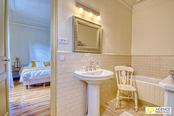 Versailles Montreuil Maison 10 pièces 267 m² au sol sur parcelle de 288 m² €2 075 000 ** - Référence 25751