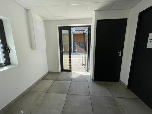 Local à louer 33m² - PEYRUIS