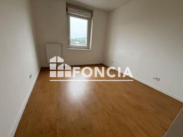 Location Appartement 2 pièces 49.5 m² - 3 PLACE KARINE RUBY Evreux 27000