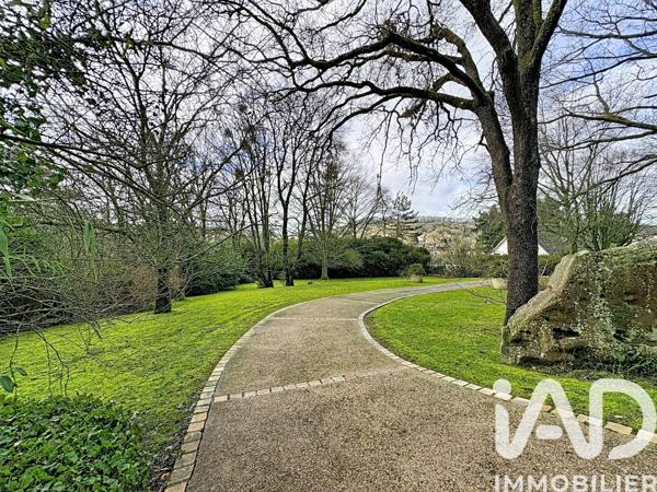 Maison à vendre 10 pièces 375 m² Saint-Rémy-lès-Chevreuse