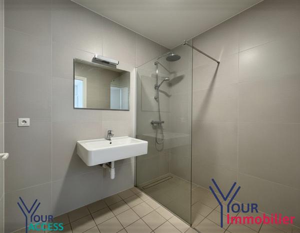 Appartement à vendre, 4 pièces - Décines-Charpieu 69150