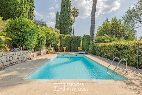 Propriété Art-Déco des Années 50 aux Allures Florentines à Grasse, Quartier Rothschild