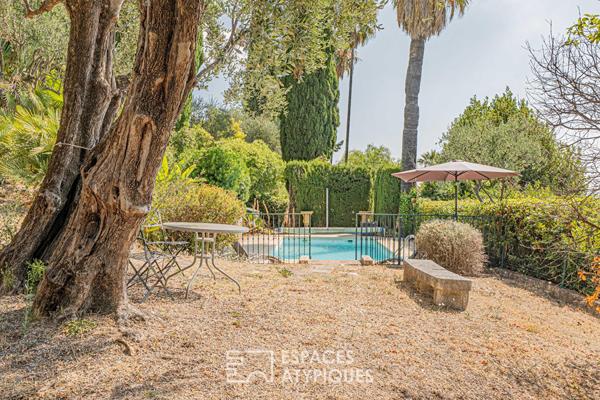 Propriété Art-Déco des Années 50 aux Allures Florentines à Grasse, Quartier Rothschild