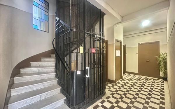 Appartement à vendre    2 pièces • 48,13 m2 Nice