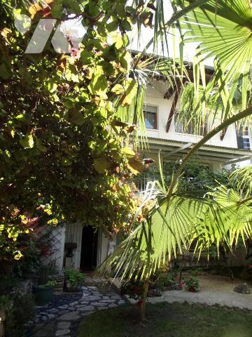 Centre-ville : 2 maisons de caractère avec jardin