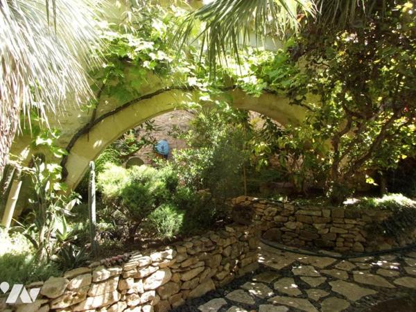 Centre-ville : 2 maisons de caractère avec jardin