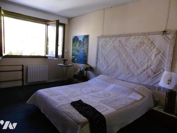 Centre-ville : 2 maisons de caractère avec jardin