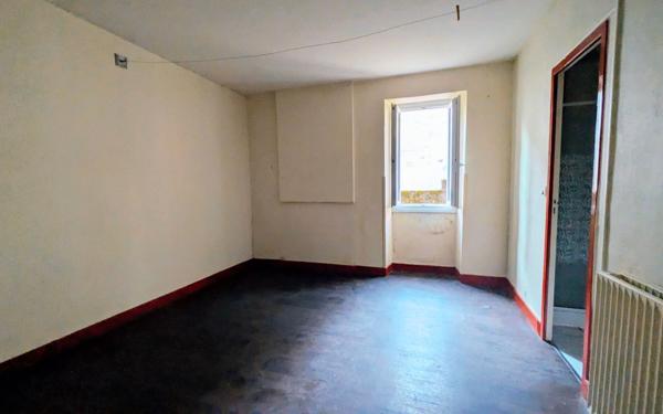 Maison à vendre    4 pièces •  Bourg