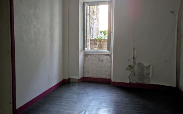 Maison à vendre    4 pièces •  Bourg