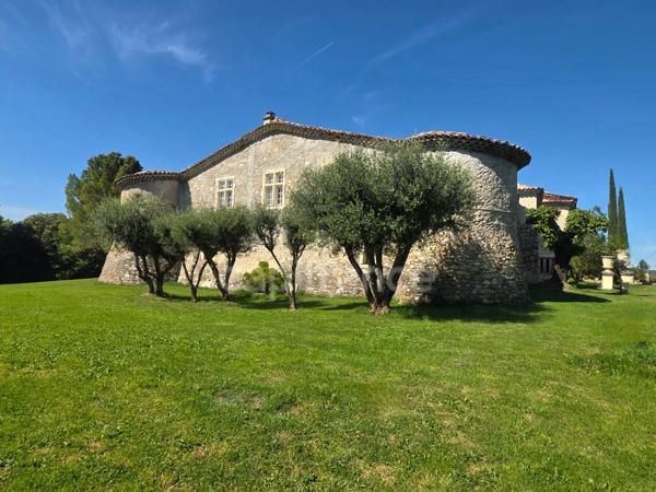 Prestigieuse demeure à vendre au coeur de la Drôme.