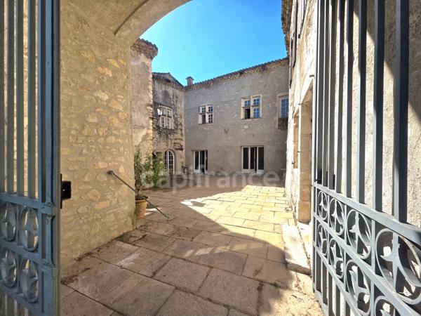 Prestigieuse demeure à vendre au coeur de la Drôme.