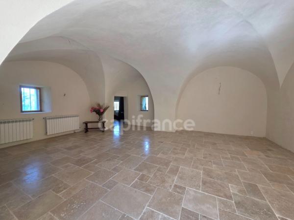 Prestigieuse demeure à vendre au coeur de la Drôme.