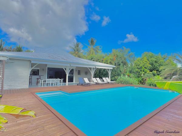 SAINT-FRANÇOIS – VILLA D’EXCEPTION AVEC GRANDE PISCINE, À 5 MINUTES DES PLAGES