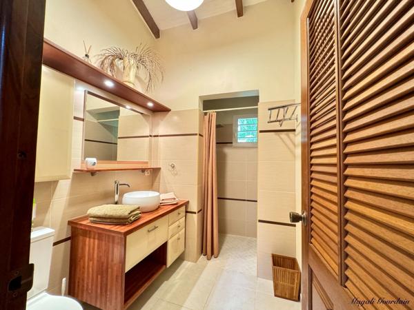 SAINT-FRANÇOIS – VILLA D’EXCEPTION AVEC GRANDE PISCINE, À 5 MINUTES DES PLAGES