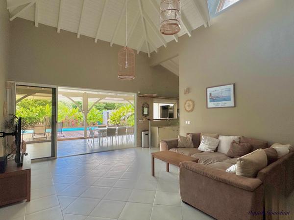 SAINT-FRANÇOIS – VILLA D’EXCEPTION AVEC GRANDE PISCINE, À 5 MINUTES DES PLAGES