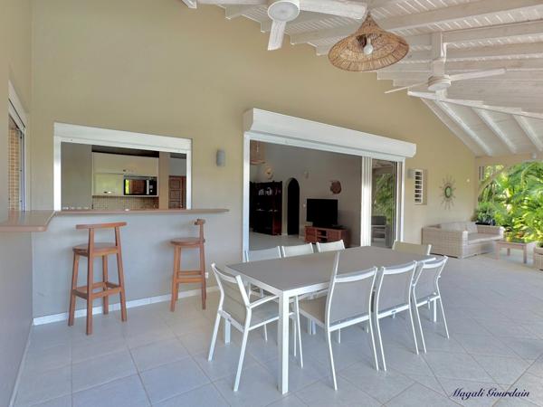 SAINT-FRANÇOIS – VILLA D’EXCEPTION AVEC GRANDE PISCINE, À 5 MINUTES DES PLAGES