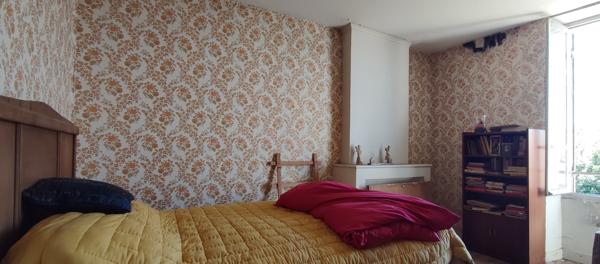 Brizambourg (17770) BRIZAMBOURG CENTRE – Maison charentaise avec dépendances