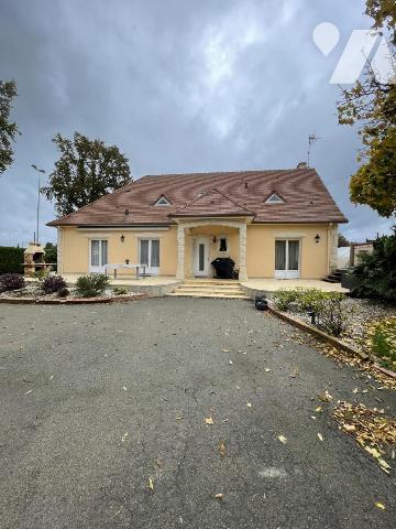 Pavillon indépendant sur 3400m2 de jardin clos arboré.