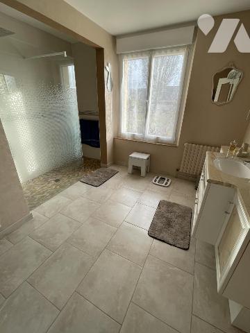 Pavillon indépendant sur 3400m2 de jardin clos arboré.