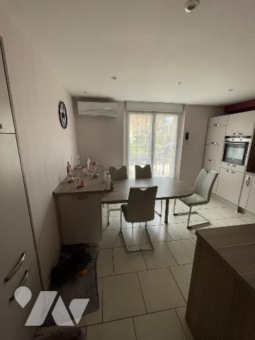 Pavillon indépendant sur 3400m2 de jardin clos arboré.