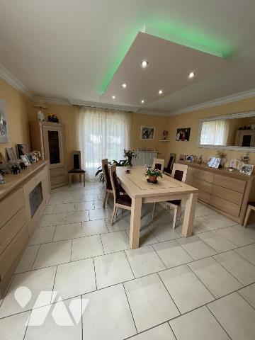 Pavillon indépendant sur 3400m2 de jardin clos arboré.