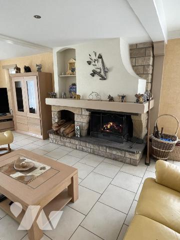 Pavillon indépendant sur 3400m2 de jardin clos arboré.